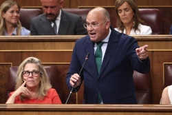 El PP urge a S&aacute;nchez a convocar elecciones generales "ma&ntilde;ana": "Pedro, no te lo pienses m&aacute;s. Hazlo. Aprieta el bot&oacute;n"