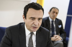 El primer ministro de Kosovo confirma que el pa&iacute;s recibe migrantes deportados por EEUU