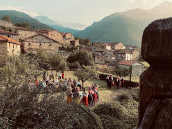 El programa `Origen` llega el domingo a Santillana del Mar con folklore regional