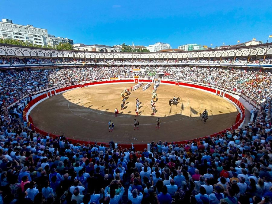 El PSOE de Santander reprocha a la alcaldesa que promocione la feria taurina pese a la nulidad judicial del contrato