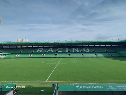 El Racing gana al Alav&eacute;s 2-1 con solvencia