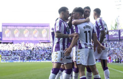 El Real Valladolid sube a Primera con dos goles en el descuento
