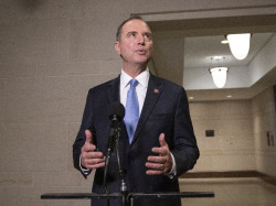 El representante demócrata por California Adam Schiff pide a Biden que retire su candidatura a las presidenciales