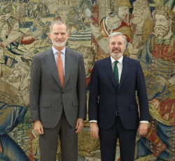 El rey Felipe VI contacta con Azc&oacute;n para expresarle su preocupaci&oacute;n por el incendio de Huesca