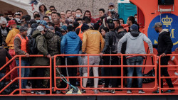 El Rey moro no ha recibido “la pasta” de Sánchez y enojado  nos envía pateras. Por Carlos Magdalena