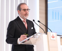 El Santander deja en el aire futuros pagos extras al accionista tras completar el actual de 10.000 millones