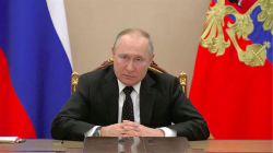 El sátrapa de Rusia destruye la presa y provoca el vertido de 150 toneladas de aceite al río Dniéper