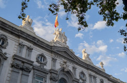 El Supremo celebra este lunes una vista para estudiar si toma medidas cautelares por la `ley de nietos`
