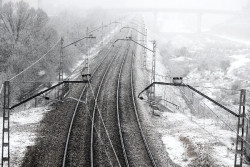 El temporal provoca suspensiones y retrasos en algunos trenes de cercan&iacute;as y alta velocidad