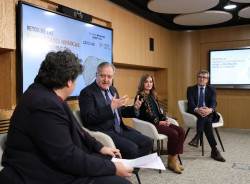 En una reuni&oacute;n de especialistas de hepatitis el director de Digestivo del HUMV Javier Crespo pide que todas las personas se hagan "al menos una vez en su vida" un test de anticuerpos de hepatitis C 