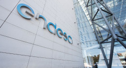 Endesa gana 1.962 millones de euros a septiembre, un 15% m&aacute;s, y ratifica sus objetivos para 2026