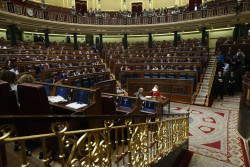 Entre el chanchullo y la farsa