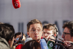 Errej&oacute;n anuncia que no acudir&aacute; a recoger la apertura de juicio oral hasta que no se aclare si Mouli&aacute;a retir&oacute; acusaci&oacute;n