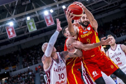 Espa&ntilde;a flojea ante Letonia en el regreso de Ricky Rubio