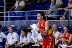 Espa&ntilde;a ir&aacute; a cuartos l&iacute;der tras ganar a Serbia (62-70)