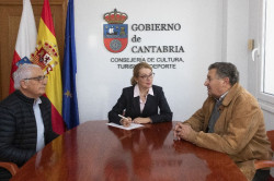 Eva Fern&aacute;ndez renueva en 2024 su convenio con el Ayuntamiento de Ribamont&aacute;n al Mar para fomentar el surf