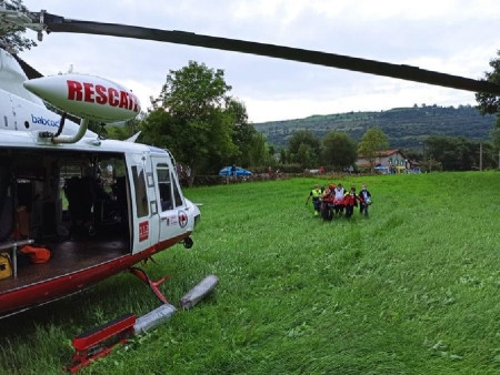 Evacuado en helicóptero al aeropuerto y después en ambulancia a Valdecilla un motorista de 49 años grave en Hazas de Cesto