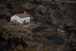 Extinguido el incendio de Niebla tras dos semanas de lucha contra el fuego y 33.000 hect&aacute;reas afectadas