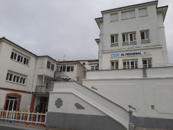  Familias de El Pedregal piden una reuni&oacute;n urgente para cumplir la moci&oacute;n del Parlamento de "revertir" el cierre