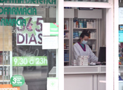  Farmac&eacute;uticos y trabajadores de Farmacia piden de forma urgente al Gobierno material para protegerse