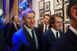 Feij&oacute;o celebra los 30 a&ntilde;os de la victoria de Aznar prometiendo un proyecto de prosperidad como hizo el expresidente