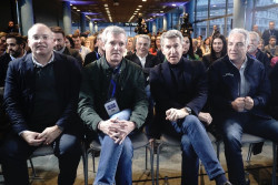 Feij&oacute;o pide al PP una oposici&oacute;n sin cuartel contra S&aacute;nchez: "Los espa&ntilde;oles est&aacute;n enfadados. Yo tambi&eacute;n"