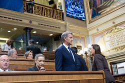 Feij&oacute;o rechaza que el gas pimienta sea un "arma" y carga contra Armengol por echar a su diputada e "inflamar" el Pleno