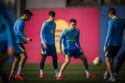 Flick convoca a Cancelo y a todos los titulares para Santander