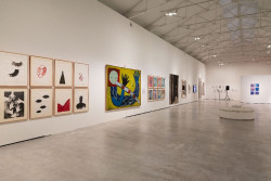 `Flying Lovers` y `El abrazo` abren la temporada expositiva de Enaire en Gamazo