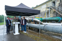 Fomento renueva cerca de 8,5 kil&oacute;metros de tuber&iacute;as para mejorar el abastecimiento en Laredo y Nates