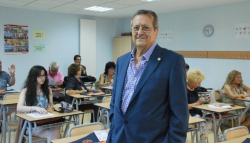 Francisco González de Posada obtiene su sexto doctorado… por Pedro Arce Díez