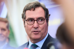 Garamendi advierte de p&eacute;rdidas "evidentes" en los negocios de Ceuta y reclama seguridad "urgente"