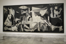 Genoveva Tusell, experta en Picasso, cree que el `Guernica` está "fantásticamente bien" en el Museo Reina Sofía