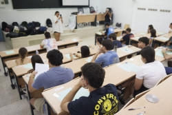Gobierno quiere prohibir que las universidades paguen o donen dinero a las empresas para que sus alumnos hagan pr&aacute;cticas