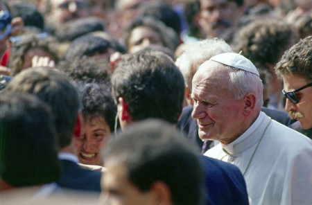 Goya Producciones revive las visitas de Juan Pablo II y Benedicto XVI a Espa&ntilde;a ante la llegada de Le&oacute;n XIV