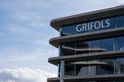 Grifols respalda a su CEO y anuncia acciones legales contra Gotham "por el importante daño causado"