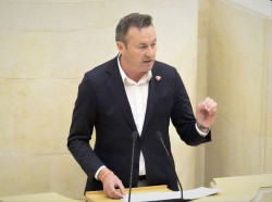 Guillermo Blanco sustituir&aacute; a Marcano como vicepresidente segundo del Parlamento de Cantabria