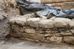 Hallado en el centro Par&iacute;s restos arqueol&oacute;gicos que podr&iacute;an ser de la muralla de la antigua Lutecia gala