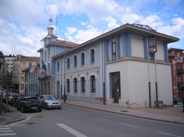 Ignacio Diego Y El Alcalde De Astillero Carlos Cortina Han Inaugurado Ayer El Centro Cultural Boo De Guarnizo Cantabria Liberal