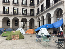Igual sobre sanciones a acampados en la Porticada: Se aplicar&aacute; la normativa porque est&aacute;n ocup&aacute;ndola sin permiso