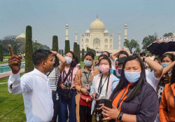 India cierra el Taj Mahal tras confirmar la tercera v&iacute;ctima mortal por el coronavirus