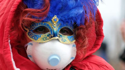 Italia suspende el Carnaval y los eventos en La Scala mientras los casos por coronavirus suben a 132