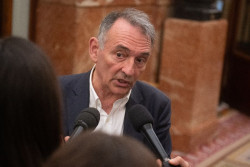 IU reclama al Gobierno m&aacute;s contundencia ante la operaci&oacute;n de EEUU en Venezuela: "No basta con actuaciones descriptivas"