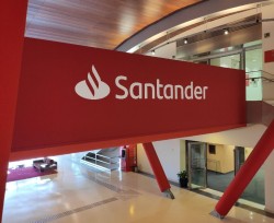 Jefferies destaca la "sólida dinámica" del tercer trimestre de Santander, a pesar del impacto de Argentina