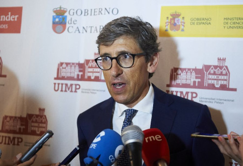 Jos&eacute; Arsuaga presenta su candidatura para presidir el TSJ de Cantabria