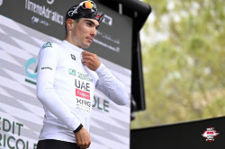 Juan Ayuso asegura que el UAE es "una dictadura" y quiere "dañar" su imagen