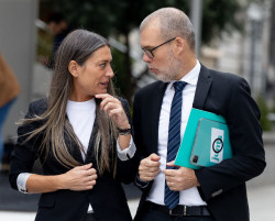 Junts recrimina a Sánchez que haga como el "avestruz" y pide que alguien le "abra los ojos" porque no darán marcha atrás