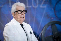 Ken Follet anuncia una nueva novela, `El c&iacute;rculo de los d&iacute;as`, inspirada en el misterio de Stonehenge