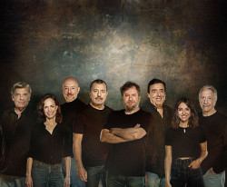 La adaptaci&oacute;n teatral de la pel&iacute;cula `Los lunes al sol` llega este fin de semana al Palacio de Festivales