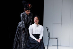 La adaptaci&oacute;n teatral de `La Regenta` recala hoy en el Palacio de Festivales